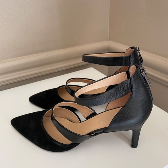 Franco Sarto black suede closed toed shoes - Picture 3 of 6